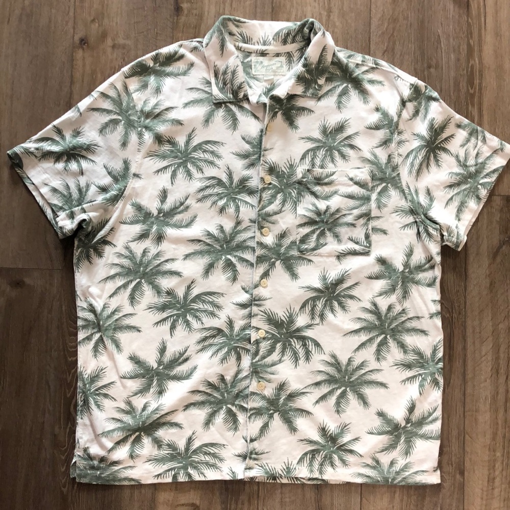 NWOT! - AMERICAN EAGLE OUTFITTERS 100% Cotton Short Sleeve Button Down